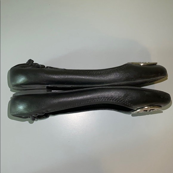 Tory Burch Reva Black Leather Silver Logo Flats - Picture 8 of 9